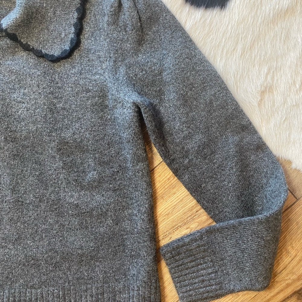 Mystree sweater long-sleeved, pointed collar,scalloped trim puffed shoulders - Picture 3 of 7